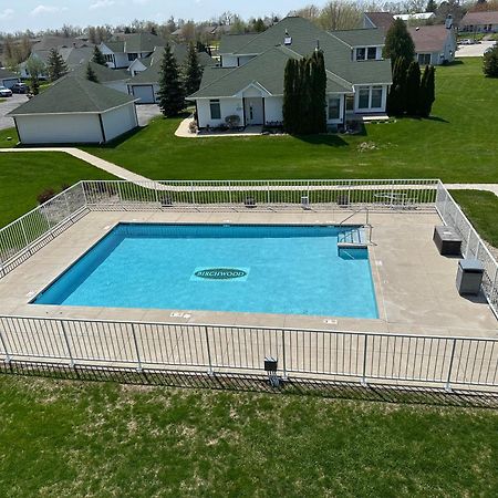 Birchwood Lodge Систер-Бэй Экстерьер фото