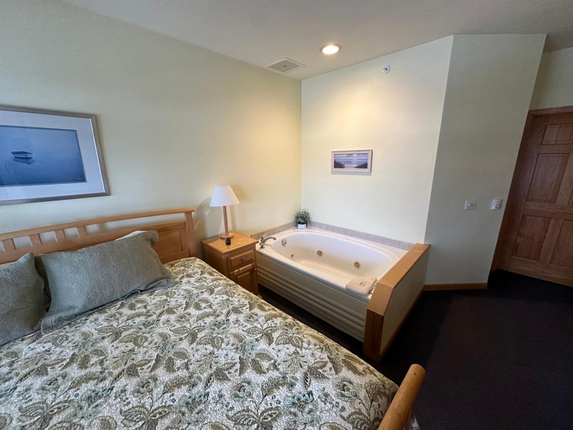Birchwood Lodge Систер-Бэй Экстерьер фото